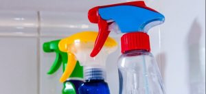 Picture of cleaning product bottles 